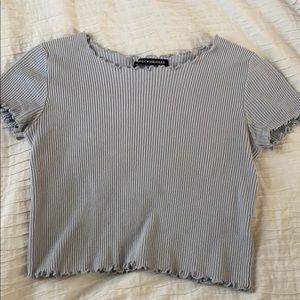 Brandy Melville lettuce edge crop top